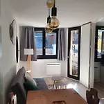 Apartment Superbe 2 Pieces, Centre Vue Mont-blanc Avec Balcon Et Parking Gratuit *